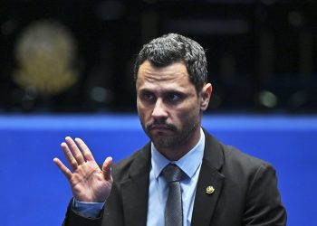 Candidatura de Cleitinho deixa a direita mineira em curto-circuito
