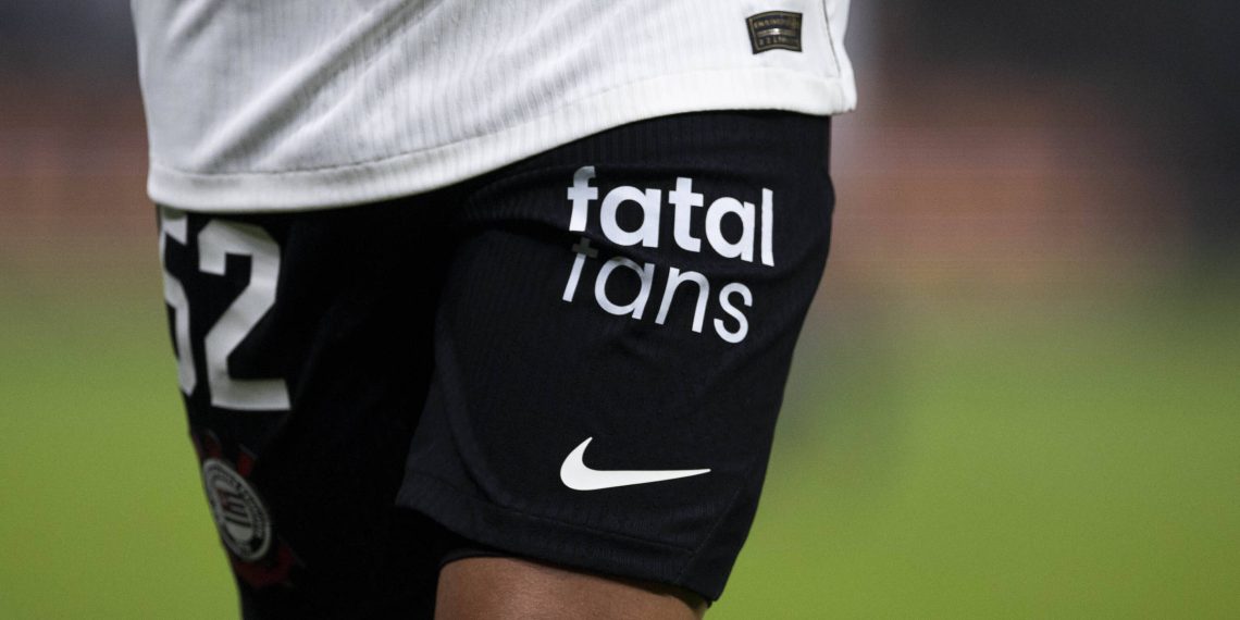 Publicidade de conteúdo adulto deve ser vetada em clubes de futebol? SIM