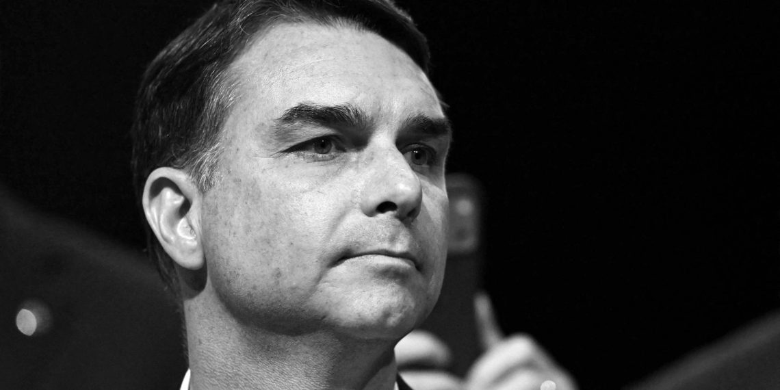 O isolamento de Flávio