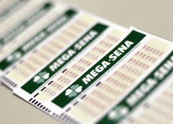 Mega Sena acumula e pode pagar R$ 100 milhões neste domingo