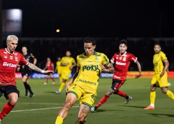 Rodada ajuda e Flamengo volta a depender apenas de si no Brasileirão