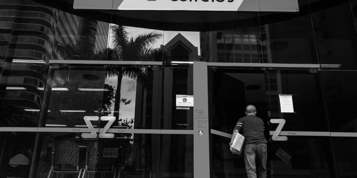 Não se pode enterrar dinheiro do contribuinte nos Correios