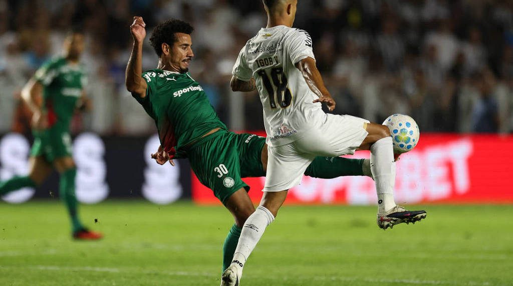 Palmeiras segura pressão do Santos, elimina rival e avança na Copa do Brasil